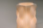Biała lampa do pokoju wykonana w technologii druku 3D