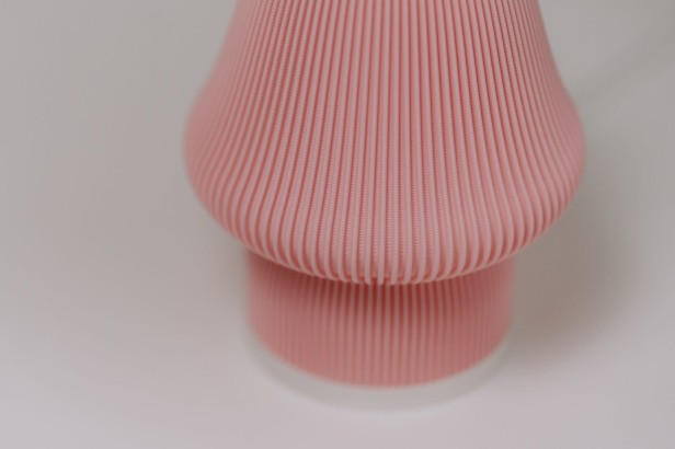 Struktura warstw druku 3D w lampie MONO pink