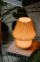 Miodowa lampa 3D na książce